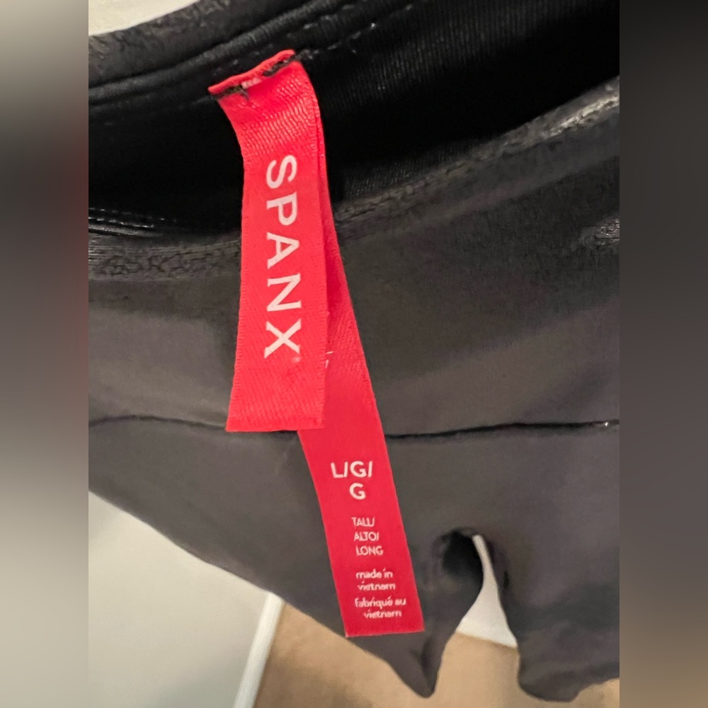 SPANX Black Shaping Leggings - Picture 2 of 3